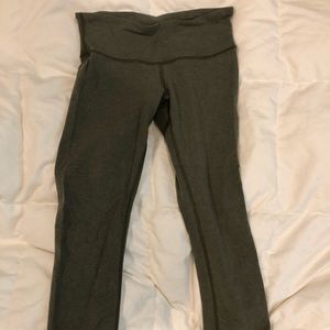 LULULEMON- forest green Capri leggings